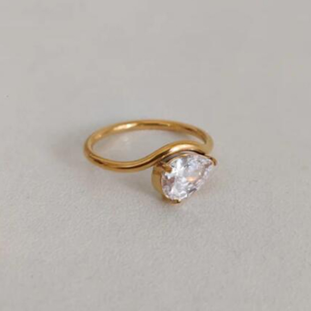 OFFSET PEAR-CUT RING IN 18K - Picture 4 of 5